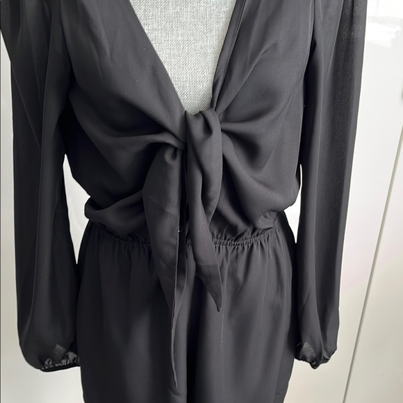 FUNKY SOUL Elegant Black Tie-Front Lined Long Sleeve Shorts Romper, Size L - Picture 8 of 12
